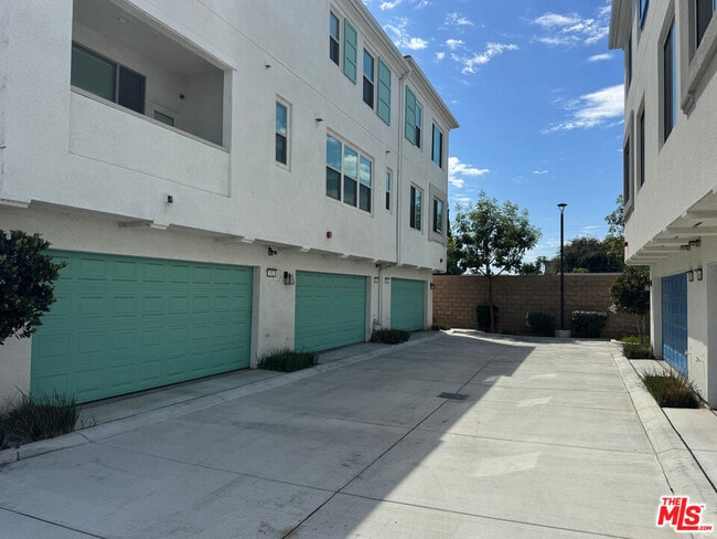 Photo - 306 S Derek Ln