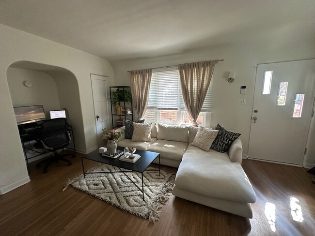 Photo - 617 Woodlawn Ave