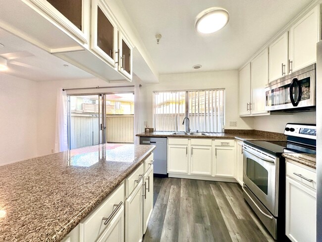 Photo - 615 Fredricks Ave