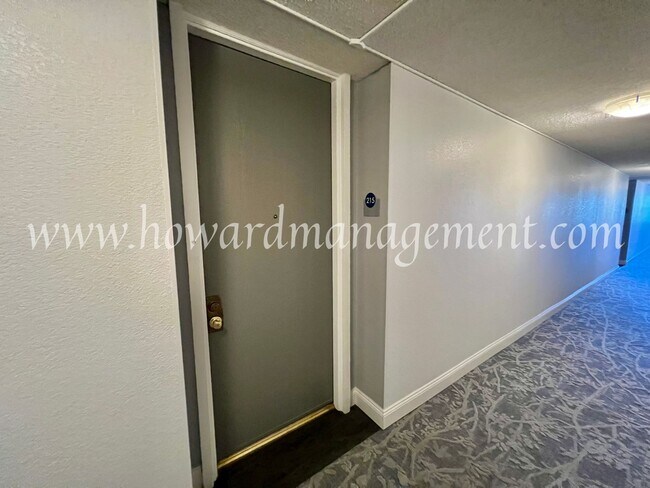 Photo - Lake view in LA! Resort style living in pa...