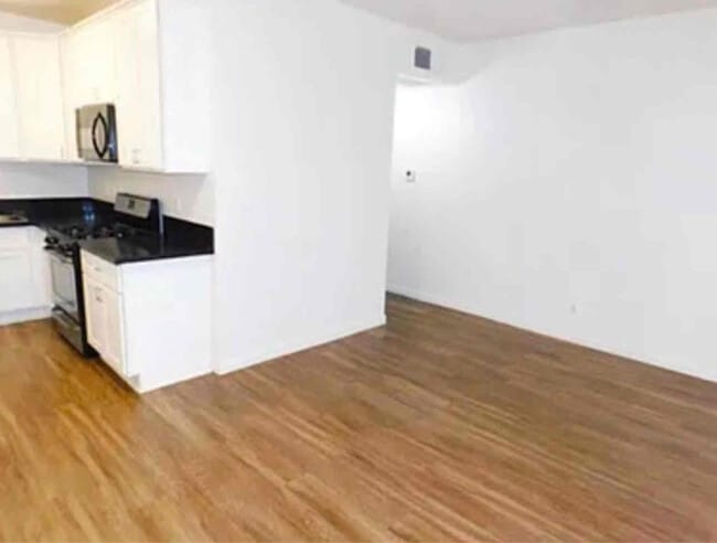 Photo - 14805 Magnolia Blvd Unit 102