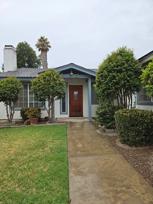 Photo - 2030 Indian Pl House