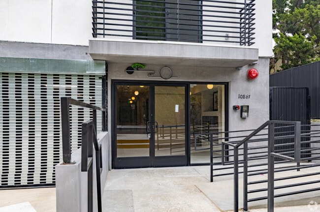 Photo - 10867 Fruitland Dr