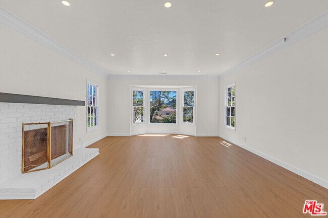 Building Photo - 1939 Holmby Ave Rental