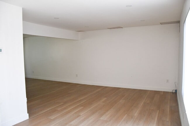 Photo - Valencia (994) Unit Valencia (994) #104