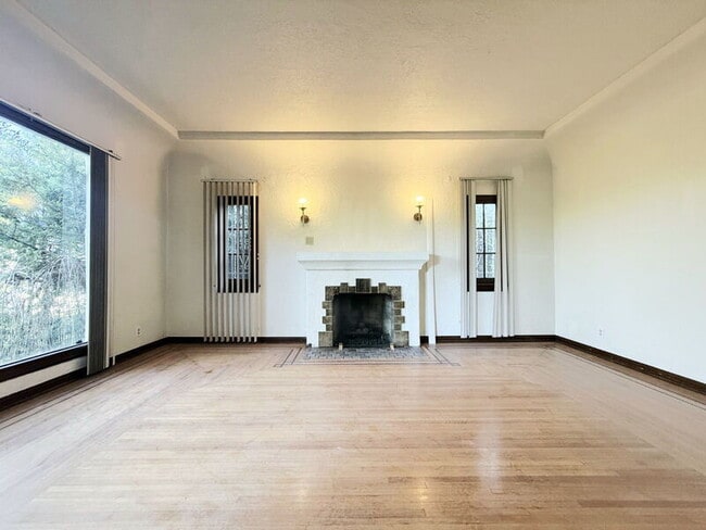 Photo - 7001 2nd Ave