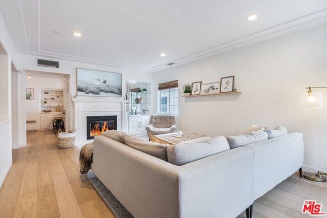 Photo - 4607 Willowcrest Ave