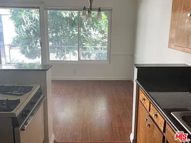 Photo - 832 S Gramercy Pl Unit #9