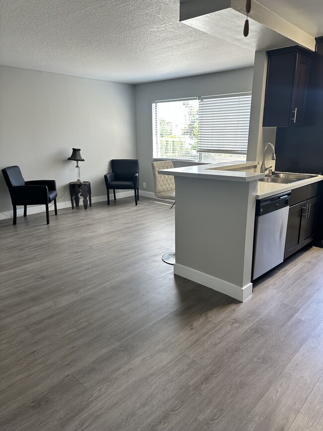 Photo - Chateau W6600 Apartment Homes