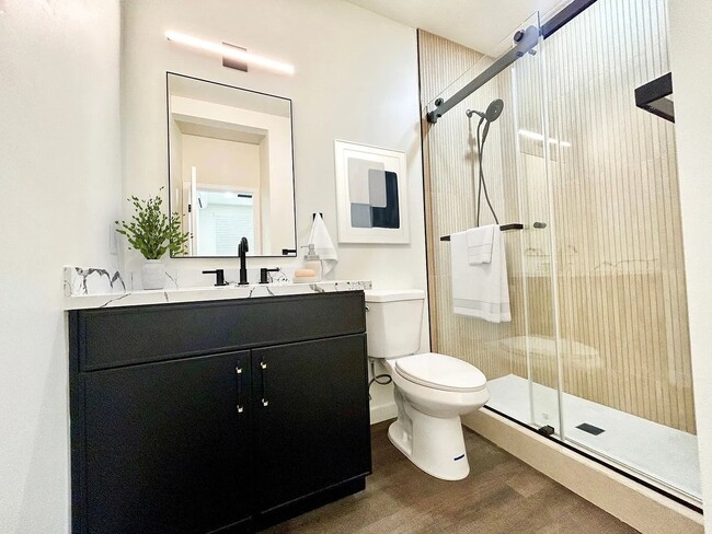 Building Photo - 16962 Westwood Ln Unit 22A