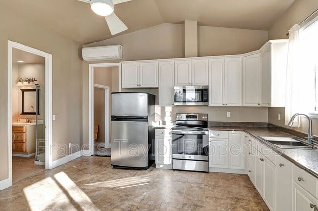 Photo - 2861 Eastview Terrace