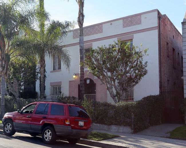 Photo - 1117 S Norton Ave Apartment Unit 205