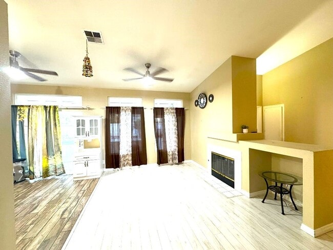 Photo - OPEN HOUSE 2pm SUNDAY Oct 19th Beautiful S...