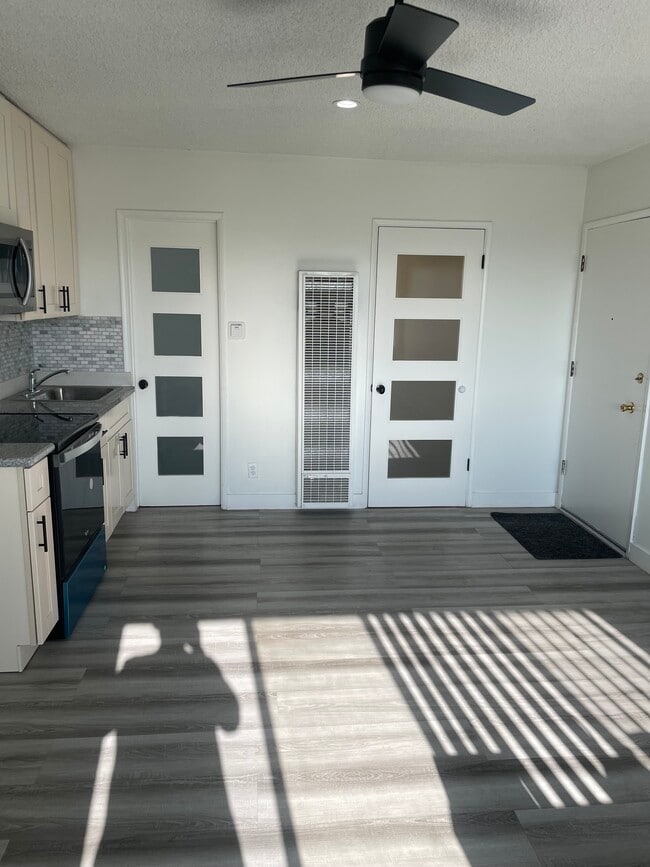 Photo - 305 E Plymouth St Unit A