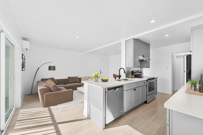 Photo - Skyview Apartments