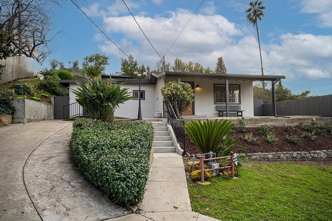 Photo - 1818 Wollam St