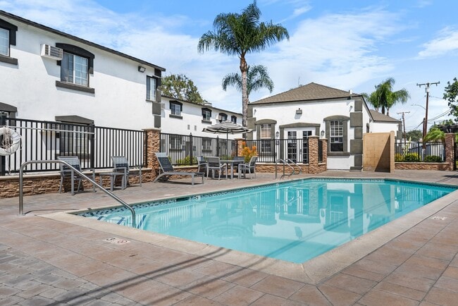 Photo - Somerset Apartments