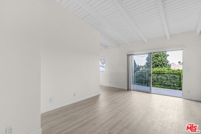 Photo - 2637 S Centinela Ave Unit 18