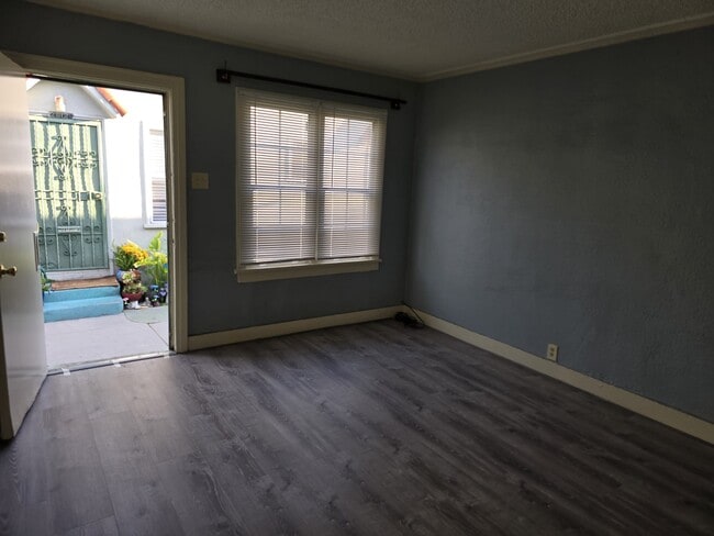 Photo - 2808 1/2 Hillcrest Dr