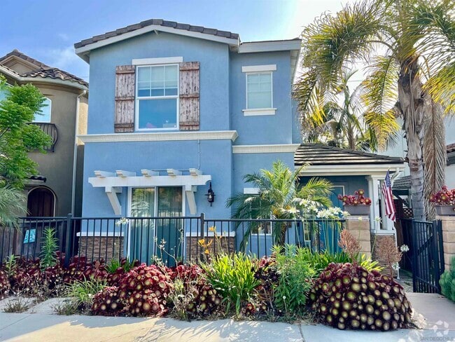 Building Photo - 517 N Cedros Ave Rental