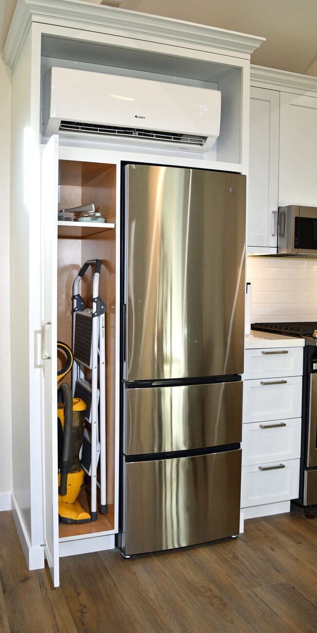 Photo - 6459 Wynkoop St