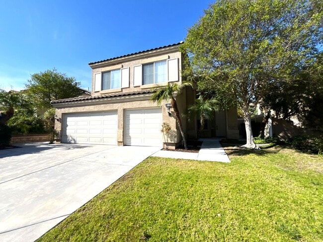 Building Photo - 4 bed, 3 bath located in Corona, CA!