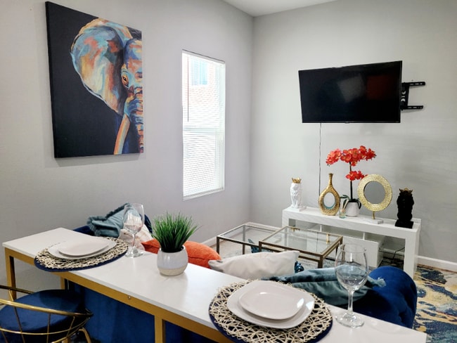 Building Photo - 532 Cesar E. Chavez Pkwy