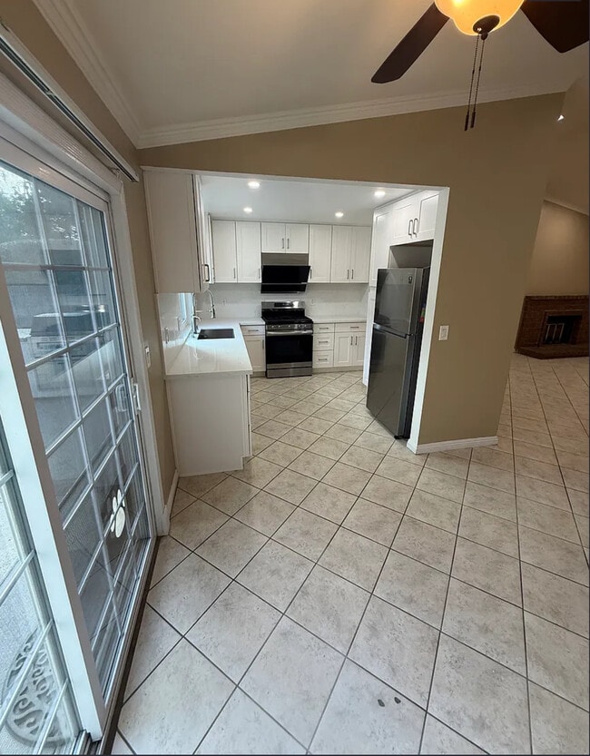 Photo - 1427 Marigold St