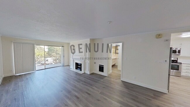 Building Photo - Remodeled 2Bd 2Ba Condo in Newport