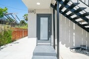 Photo - 2325 1/2 S Sycamore Ave Unit 2325 1/2