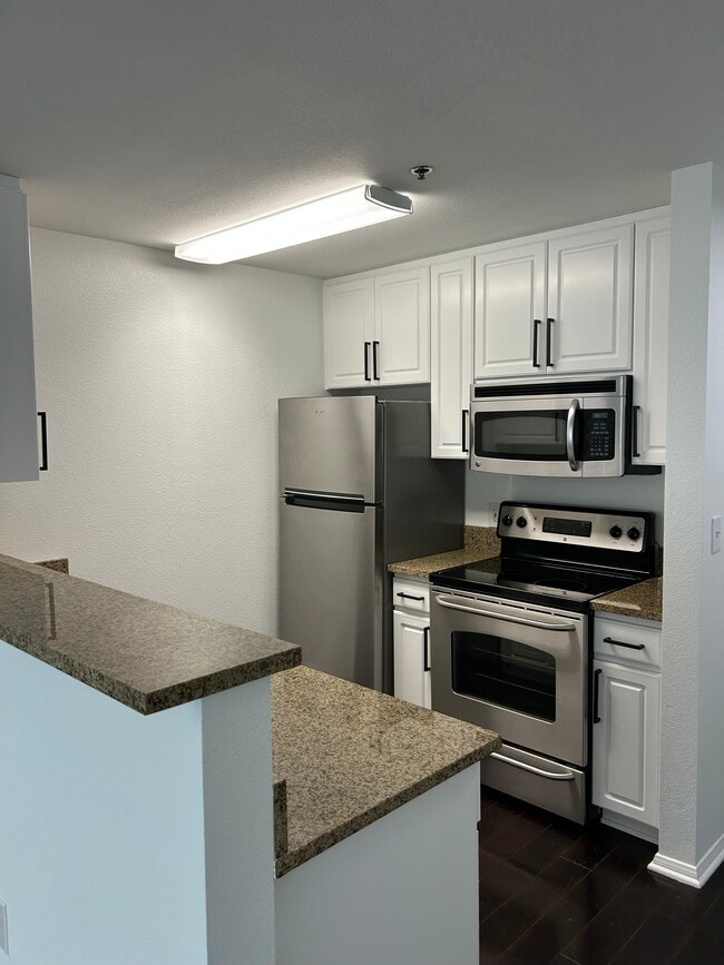 Photo - 1970 Columbia St Unit 514