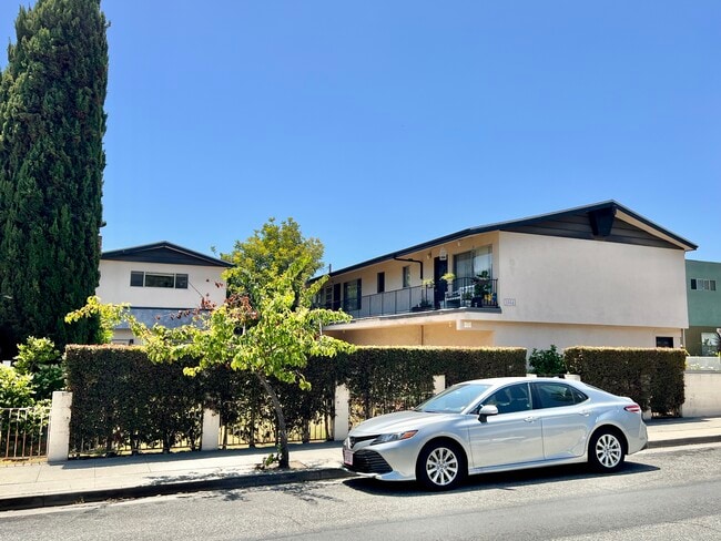 Photo - 1552 Berkeley St Apartments
