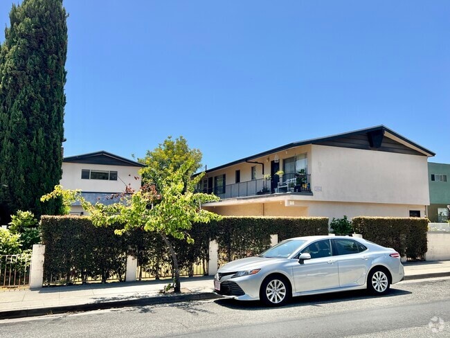 Building Photo - 1552 Berkeley St Rental