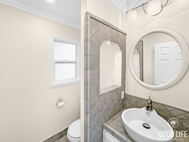 Photo - Beautiful 4Bd/2.5Ba Spacious Home in Mission Viejo w/Large Front & Back Yard!