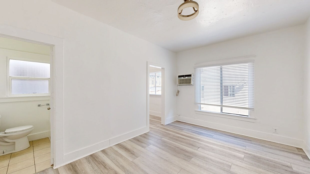 3D Tour - 457 Witmer St