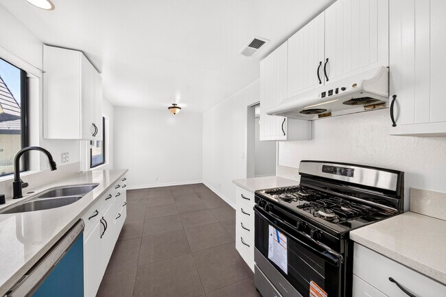Photo - 3467 W 171st St