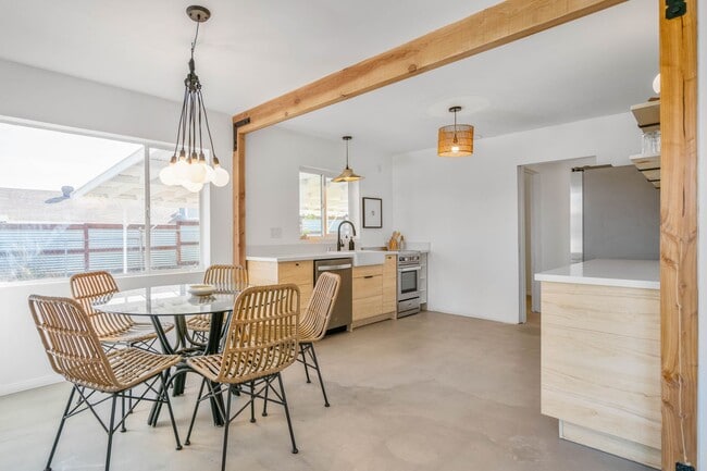 Photo - 3-Bed, 2-Bath Desert-Modern Bungalow with ...