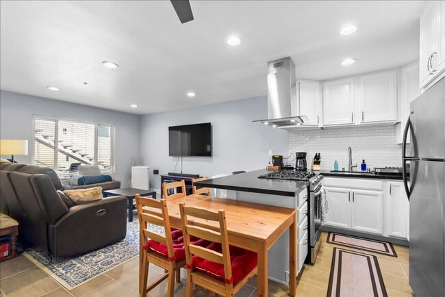 Photo - 1 Bed/1 Bath + 2 Parking Spaces and Walking Distance to Beach Unit 9