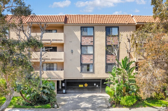 Photo - Corinth Ave. Apartments