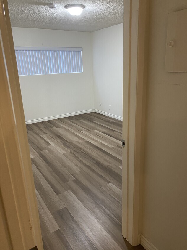 Photo - 10701 Moorpark St