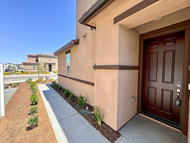 Photo - 31799 Woodbank Wy