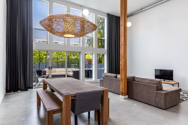 Building Photo - 4215 Glencoe Ave Unit 125