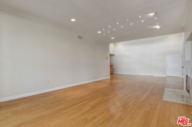 Photo - 4443 Ventura Canyon Ave Unit 304