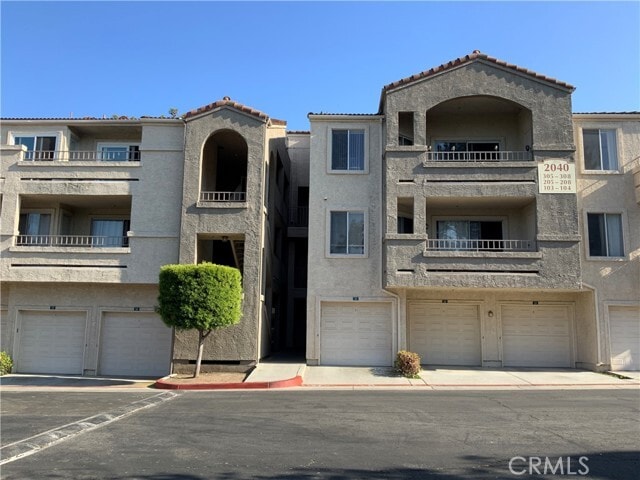 Building Photo - 2040 Las Colinas Cir Unit 305