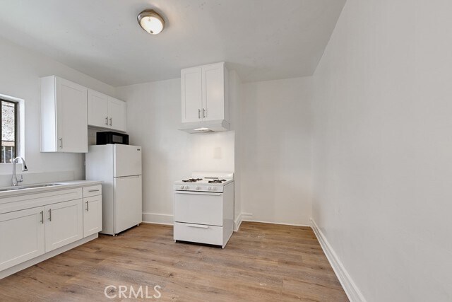 Photo - 220 E Vernon Ave