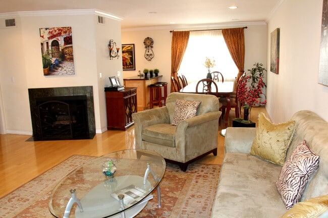 Photo - 9426 Via Patricia Townhome