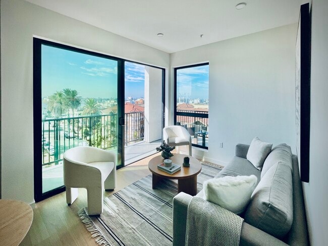 Photo - 904 S New Hampshire Ave Unit 701