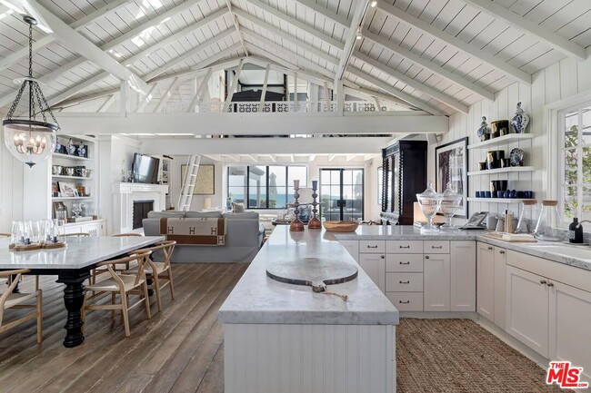 Photo - 23618 Malibu Colony Rd