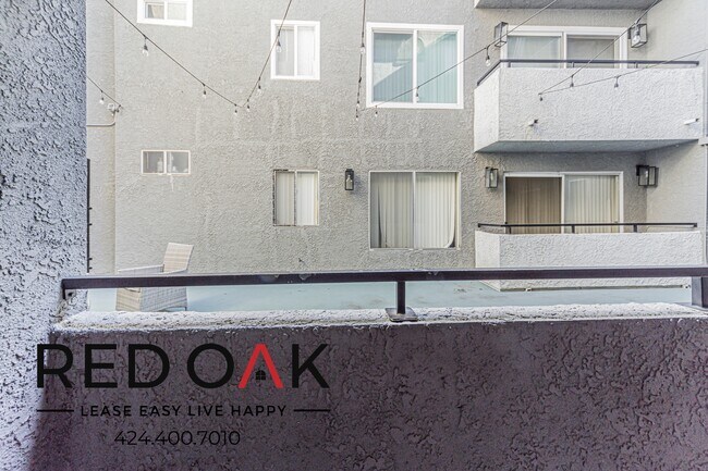 Photo - 11817 Victory Blvd Unit 110