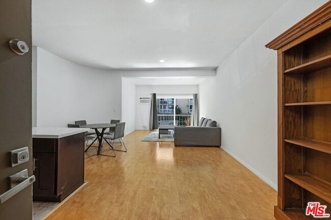 Photo - 1440 Veteran Ave Unit 262